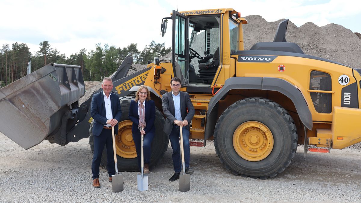 Spatenstich in Wesendorf Bau des neuen AgrarZentrums beginnt